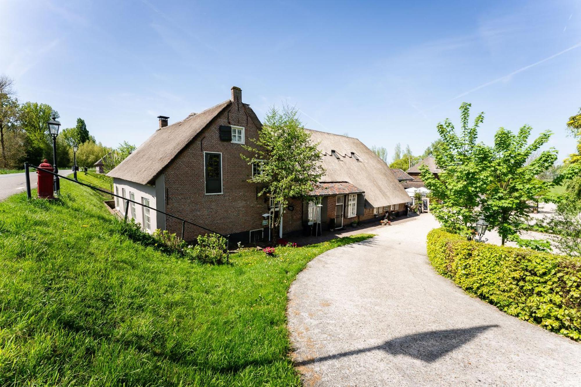 Herberg De Lingehoeve Oosterwijk Eksteriør bilde